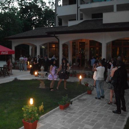 Karnobat Hotel Park מראה חיצוני תמונה