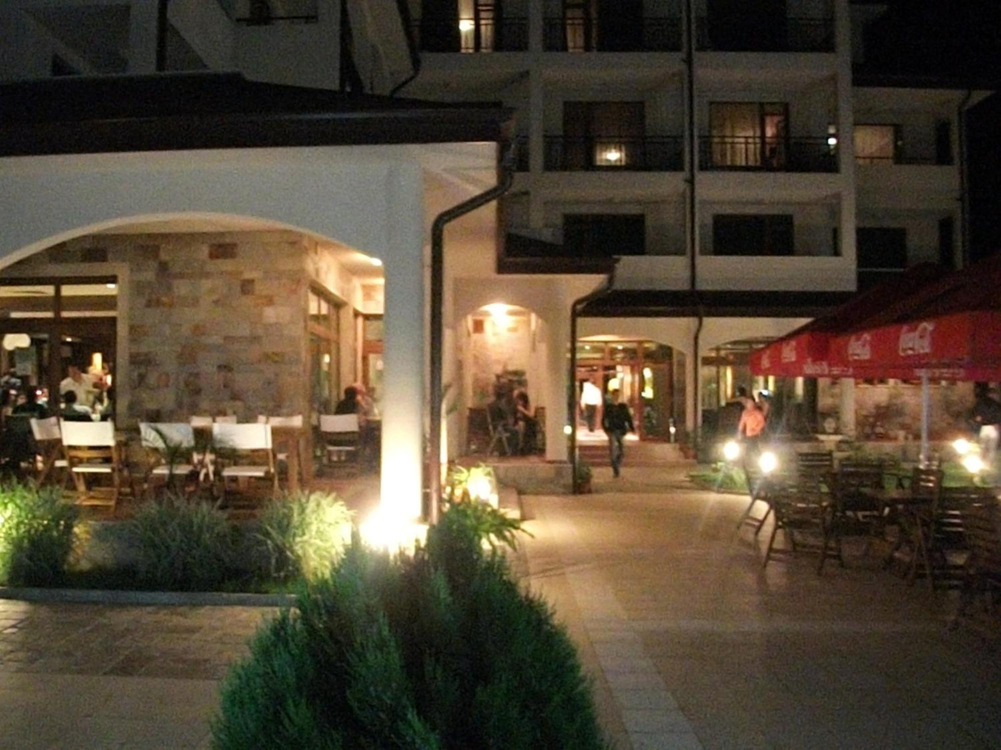 Karnobat Hotel Park מראה חיצוני תמונה