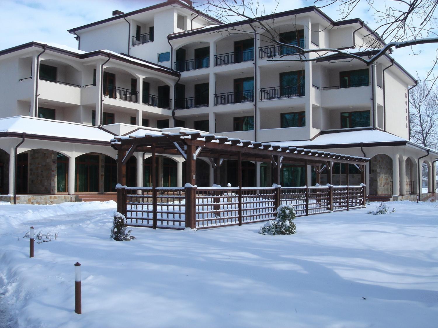 Karnobat Hotel Park מראה חיצוני תמונה