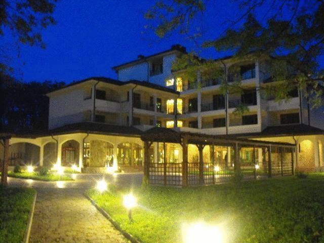 Karnobat Hotel Park מראה חיצוני תמונה