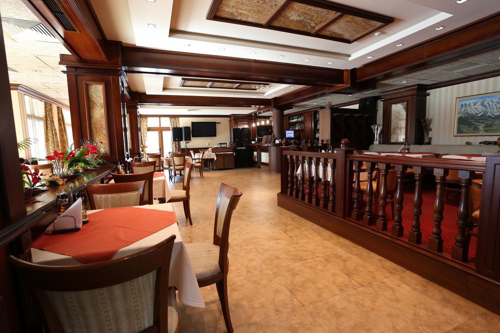 Karnobat Hotel Park מראה חיצוני תמונה